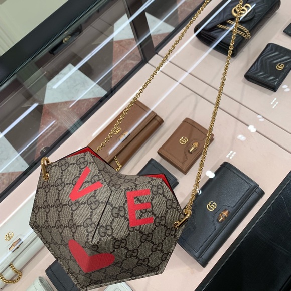 Gucci Heart Bag - Picture 3 of 4